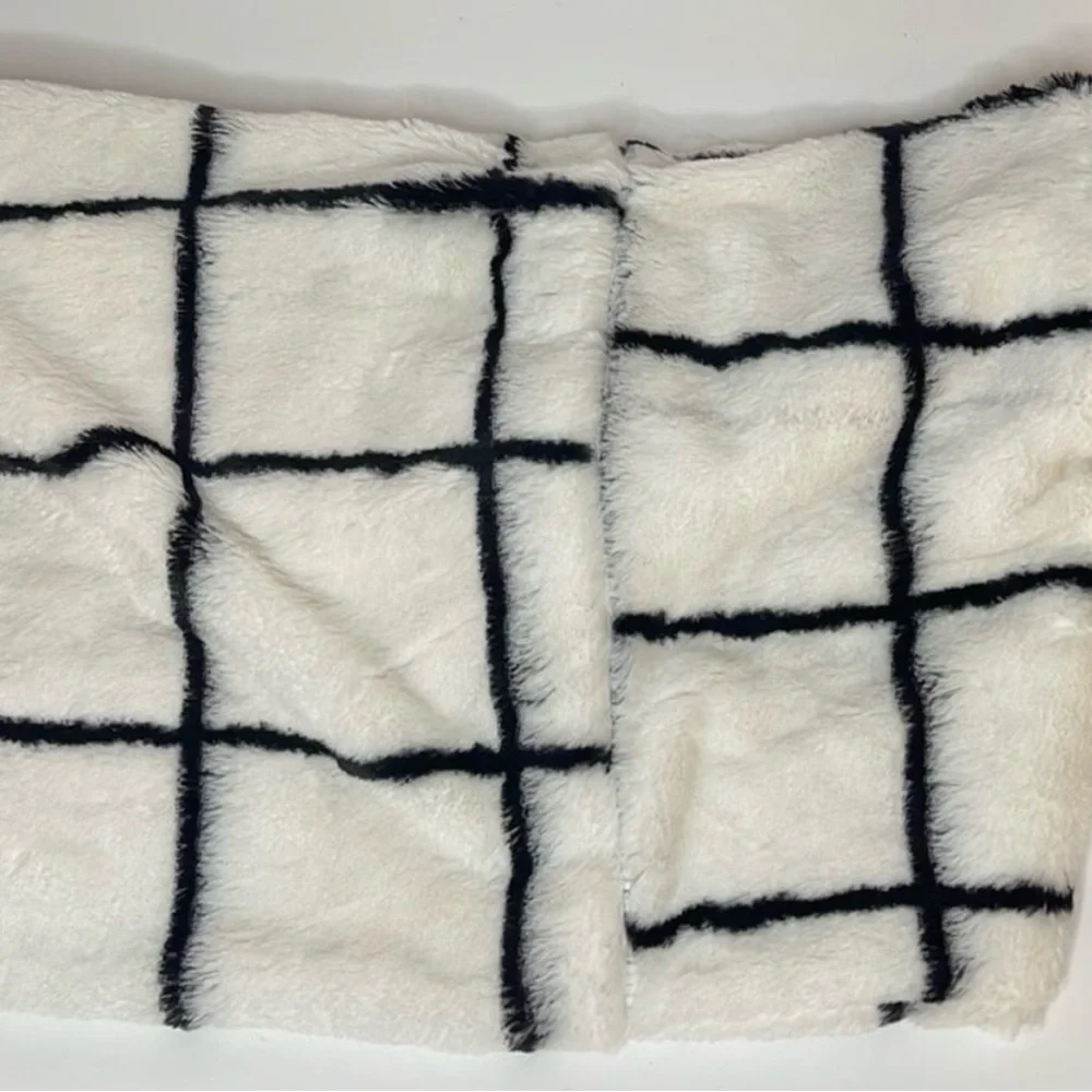 NWT Sleeping On Snow Infinity Wrap Scarf O/S
